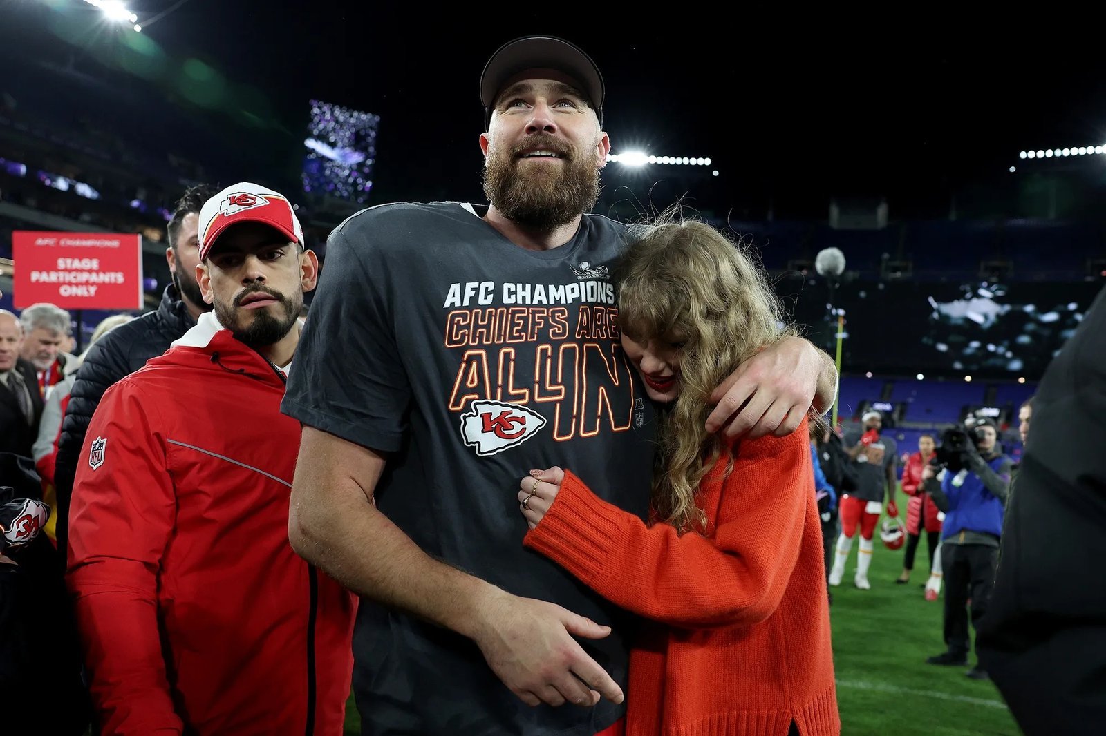 Taylor Swift Appears Stressed As Travis Kelce Loses His Cool With Coach During Super Bowl 2024 - Theshecannetwork